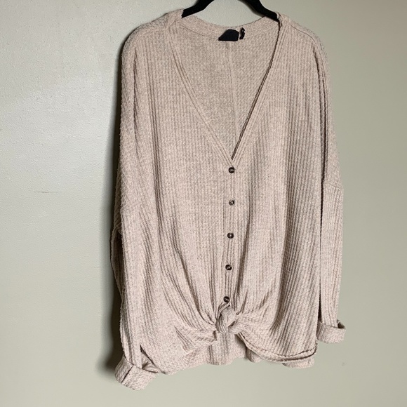Urban Outfitters Tops - Urban Outfitters UO Jojo oversized long sleeve L